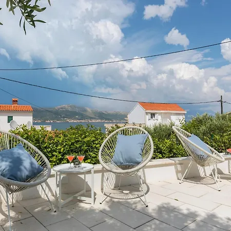 Apartment In Slatine Near The Beach & Pool, Cleaning Included *