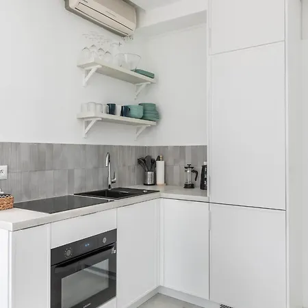 Apartment In Slatine Near The Beach & Pool, Cleaning Included * Trogir
