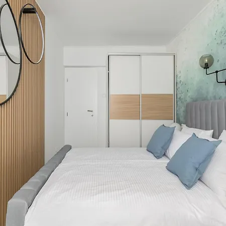 Apartment Coastal Charm- A By The Waves, Cleaning Included Trogir