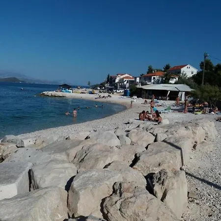Apartment In Slatine Near The Beach & Pool, Cleaning Included