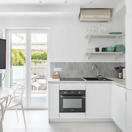 Apartment In Slatine Near The Beach & Pool, Cleaning Included