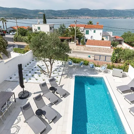 Apartment In Slatine Near The Beach & Pool, Cleaning Included Apartment Trogir