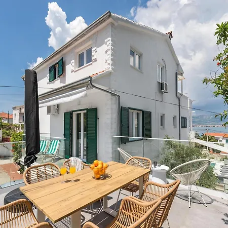 Coastal Charm- A By The Waves, Cleaning Included Trogir
