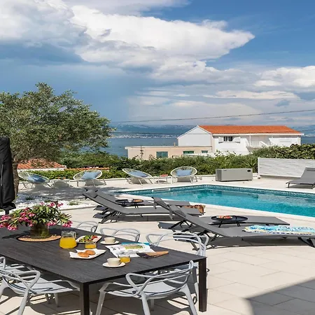 Coastal Charm- A By The Waves, Cleaning Included Trogir